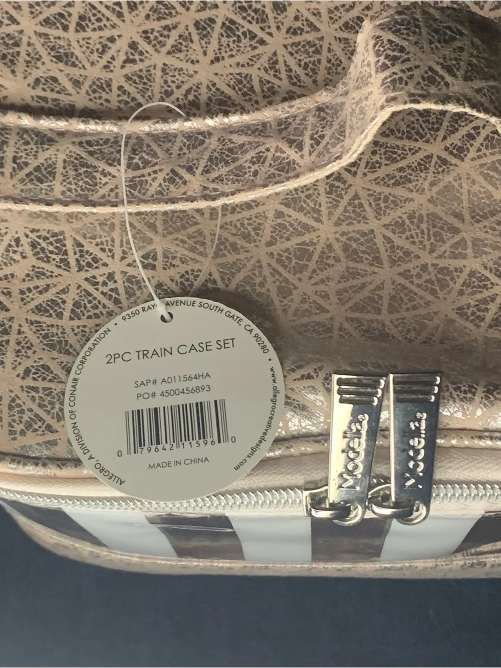 Modella Fashion Fashion Forward 2 pc Train Case Set.